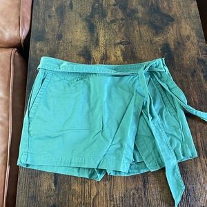 Vineyard Vines blue/green skort